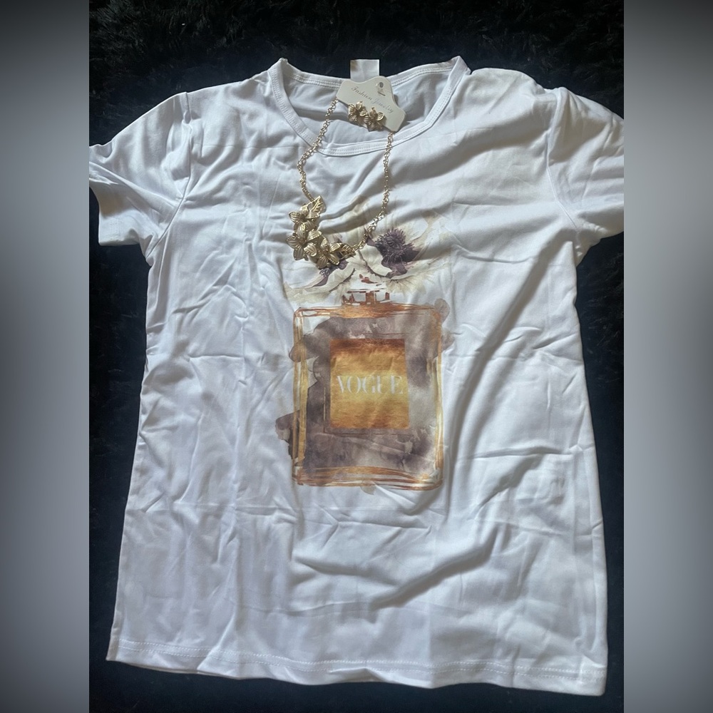 women's fashion blouse and necklace set